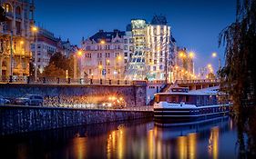 Dancing House - Tančící dům hotel